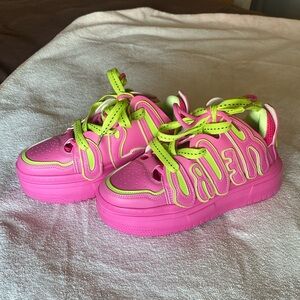 Hot pink chunk shoes from temu